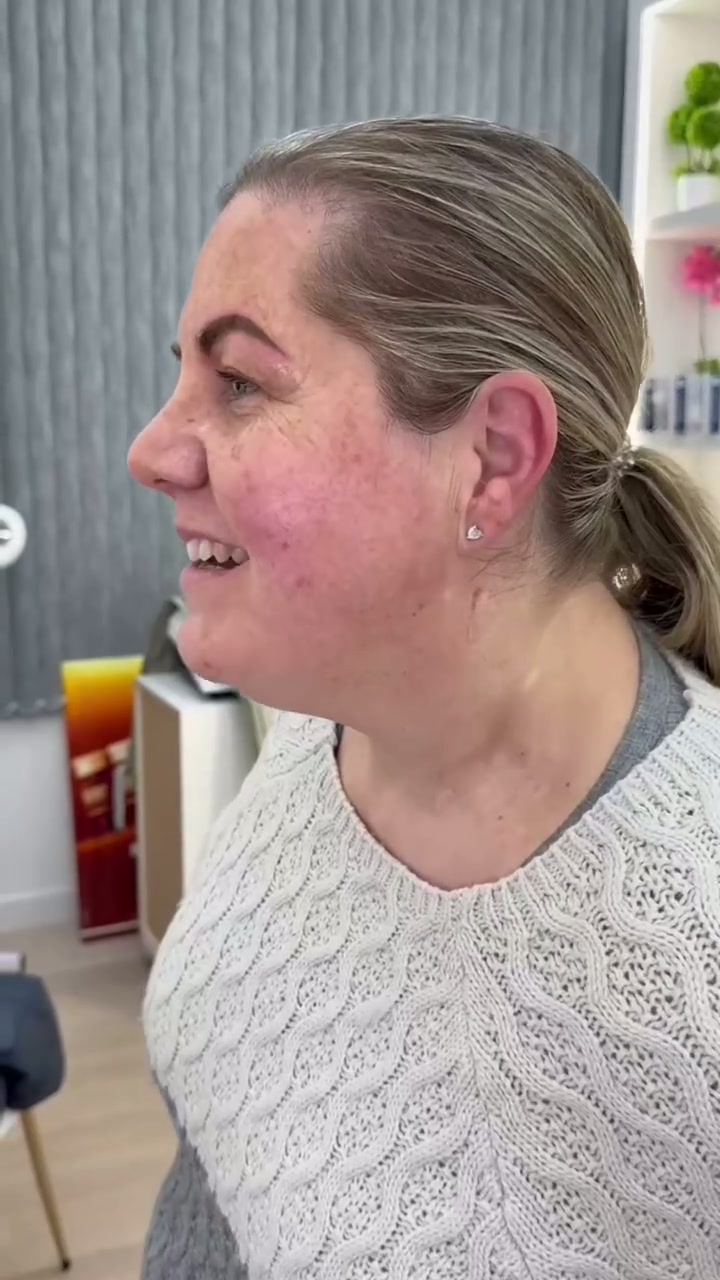 Micropigmentación de cejas en cabina